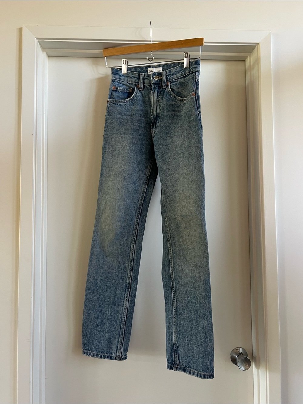 Zara Men's Straight-Leg Light Blue Jeans
